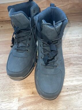 Reserved Men's Navy Hiking Boots